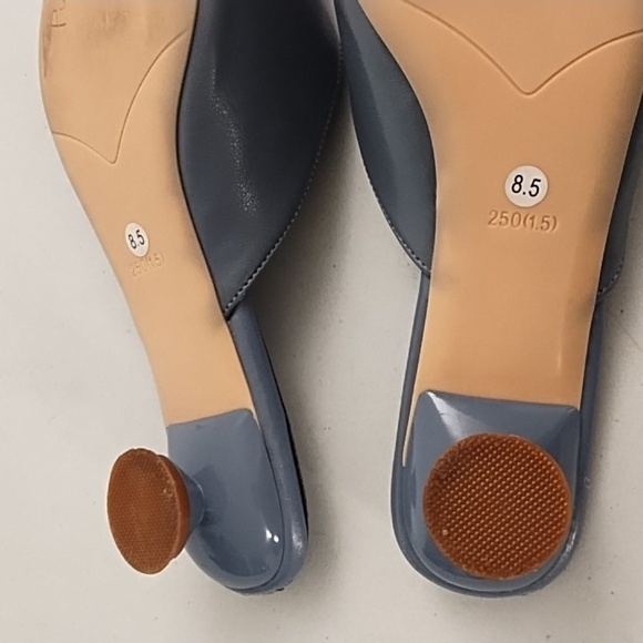 Light Denim Blue Low Kitten Heel Mule Shoe Pointed Toe 8.5 Runs 1/2 Size Small - Picture 7 of 9